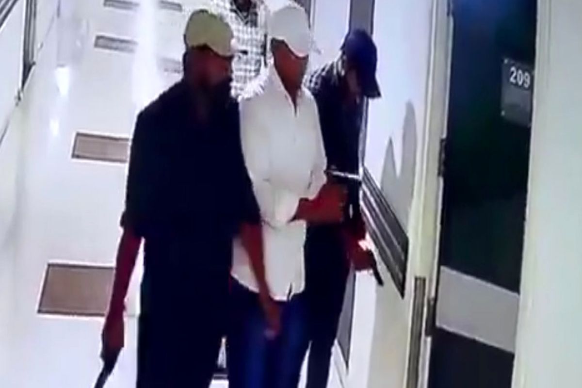 باند مسلح مجرم معروف را در بیمارستان به قتل رساند/ ویدئو